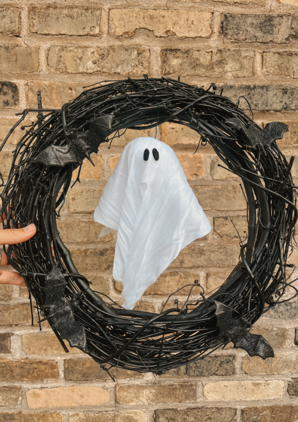 DIY Ghost Halloween Wreath – Pottery Barn Inspired!