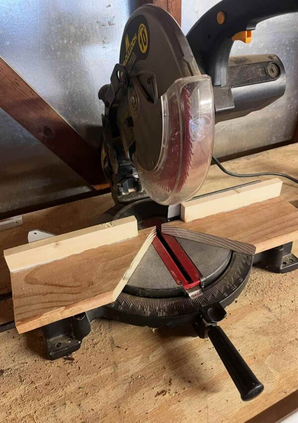 DIY Jig for Extreme Angle Cuts (Over 50°) – Perfect for Wainscoting and Trim Projects
